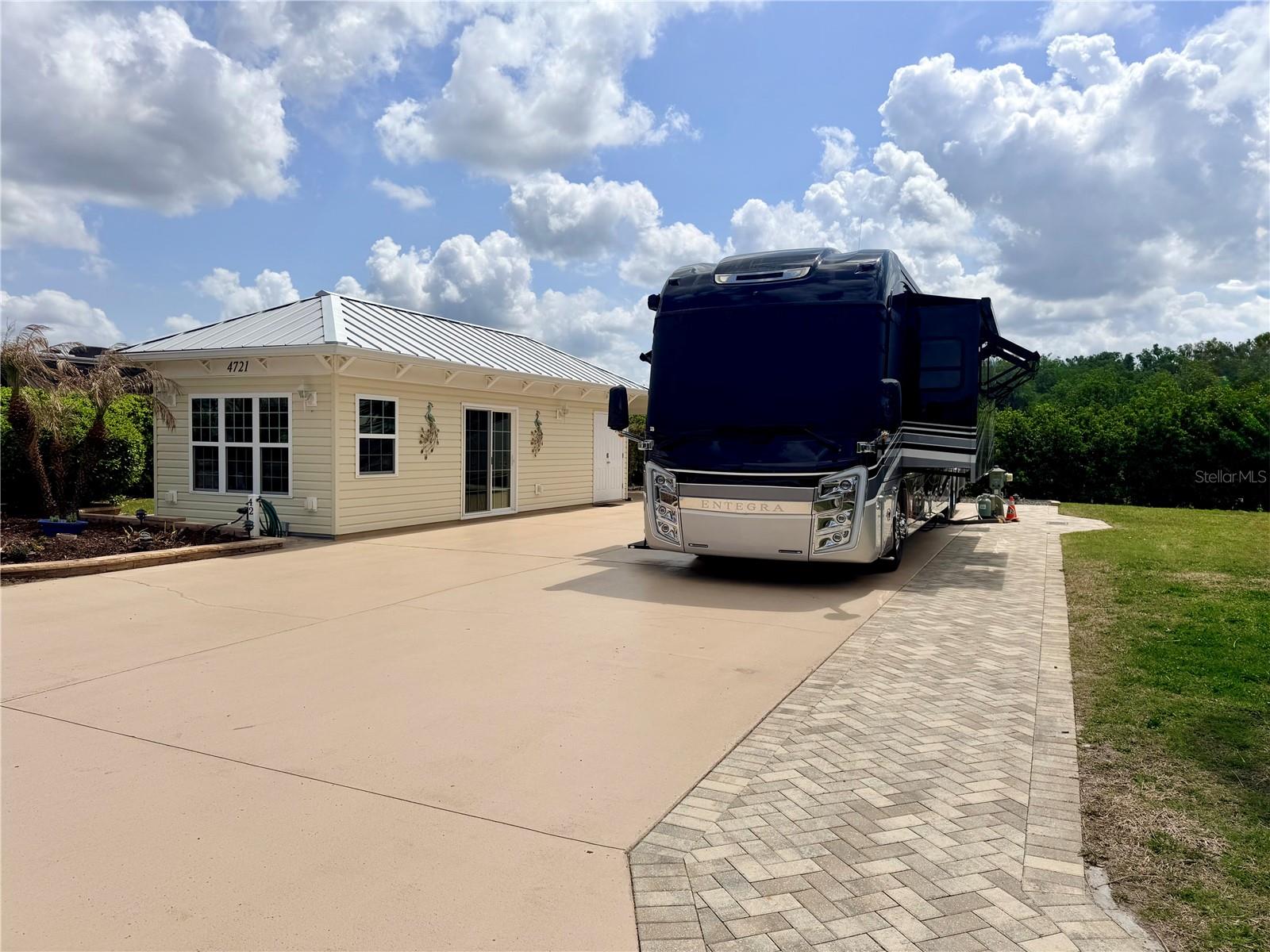 FLORIDA GRANDE MOTOR COACH RESIDENCE - Land