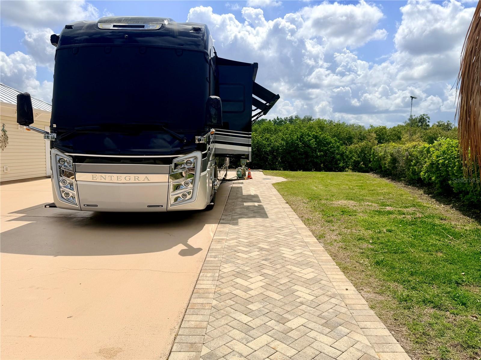 FLORIDA GRANDE MOTOR COACH RESIDENCE - Land