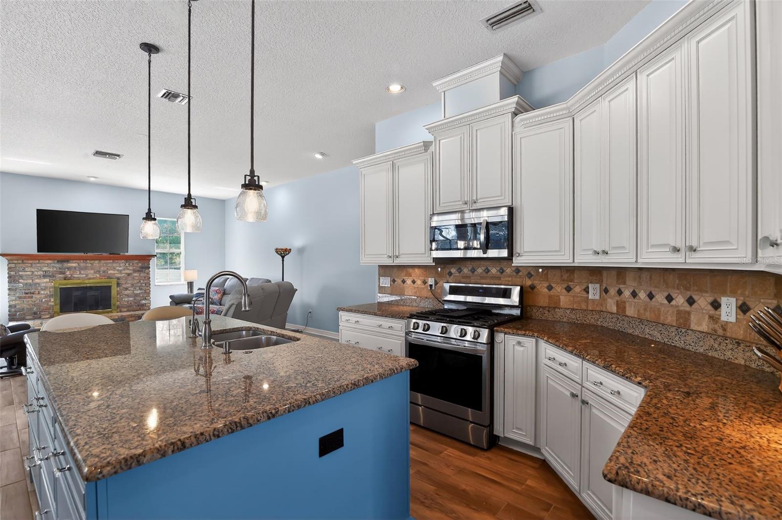 PICKETT DOWNS UNIT 4 - Residential