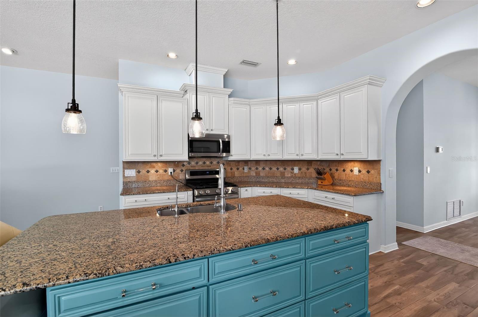 PICKETT DOWNS UNIT 4 - Residential