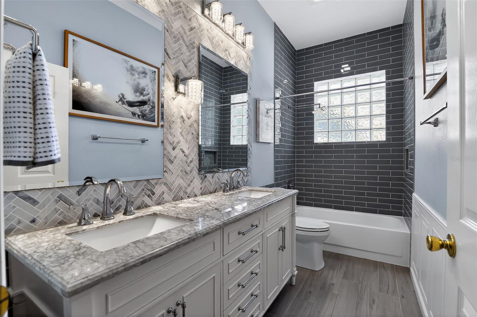 PICKETT DOWNS UNIT 4 - Residential