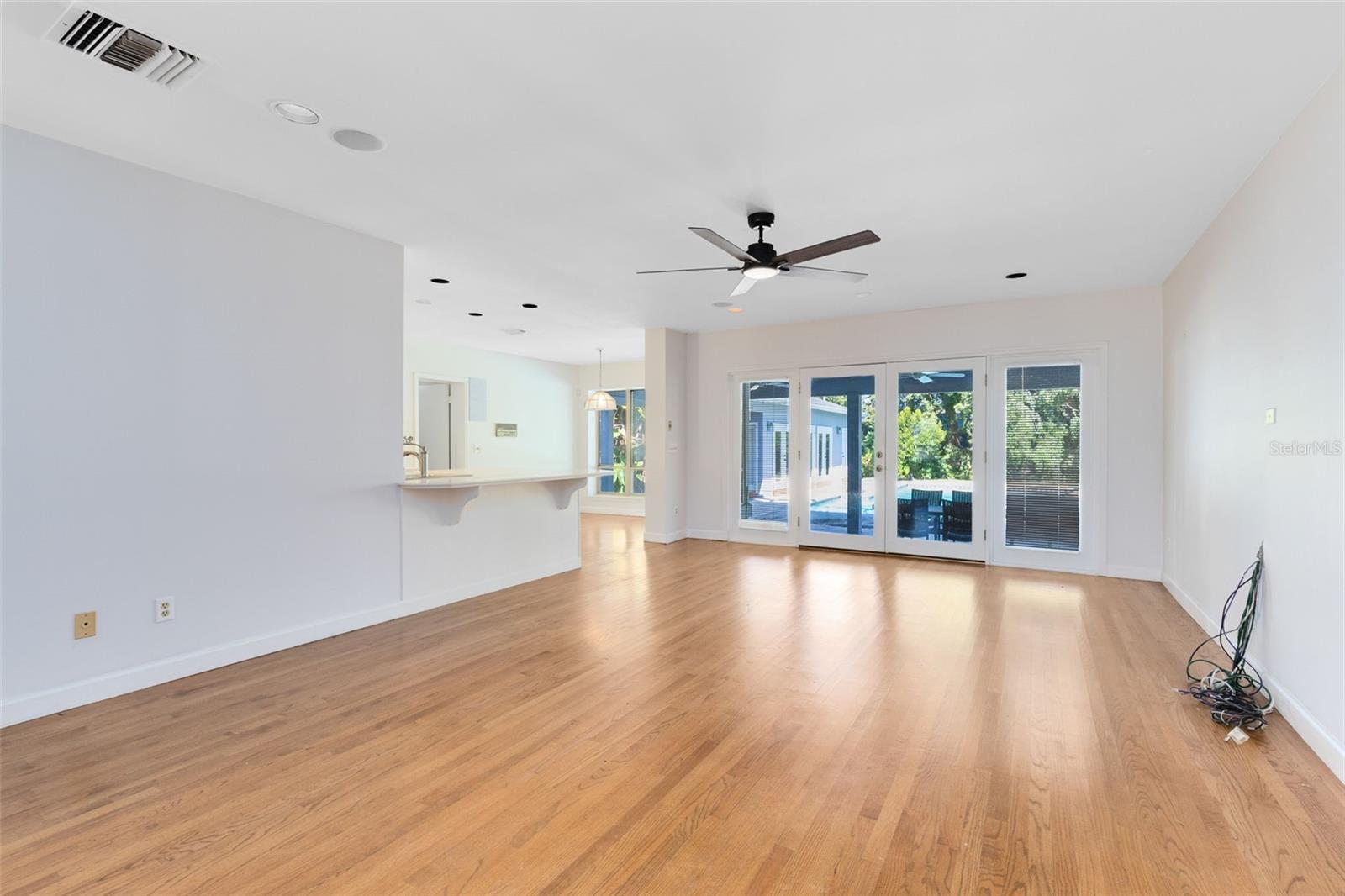 1205 MAYFIELD AVENUE