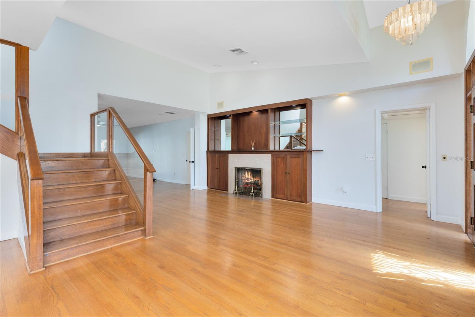 1205 MAYFIELD AVENUE