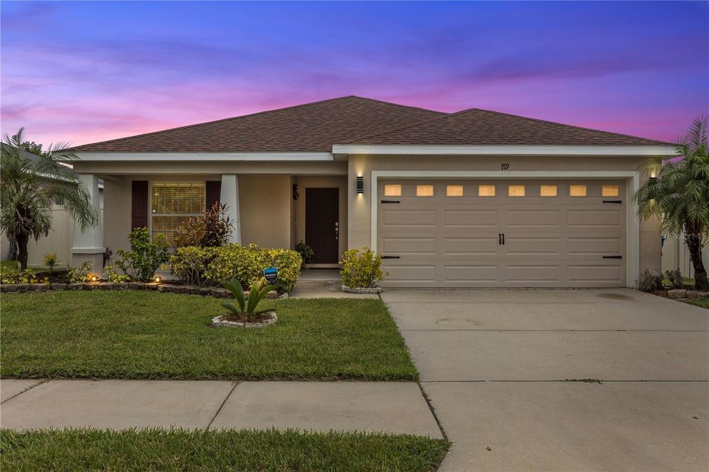 Photo of 719 Vineyard Reserve Court, Seffner, FL 33584 (MLS # TB8468854)