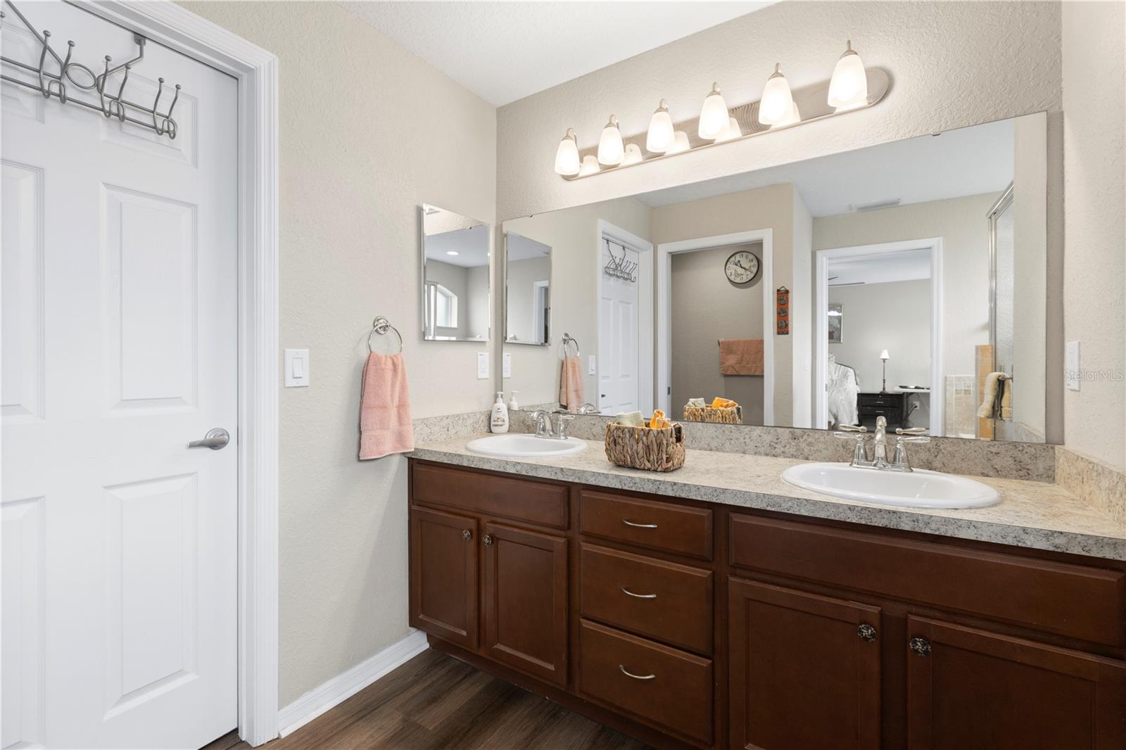 VINEYARD RESERVE - Residential