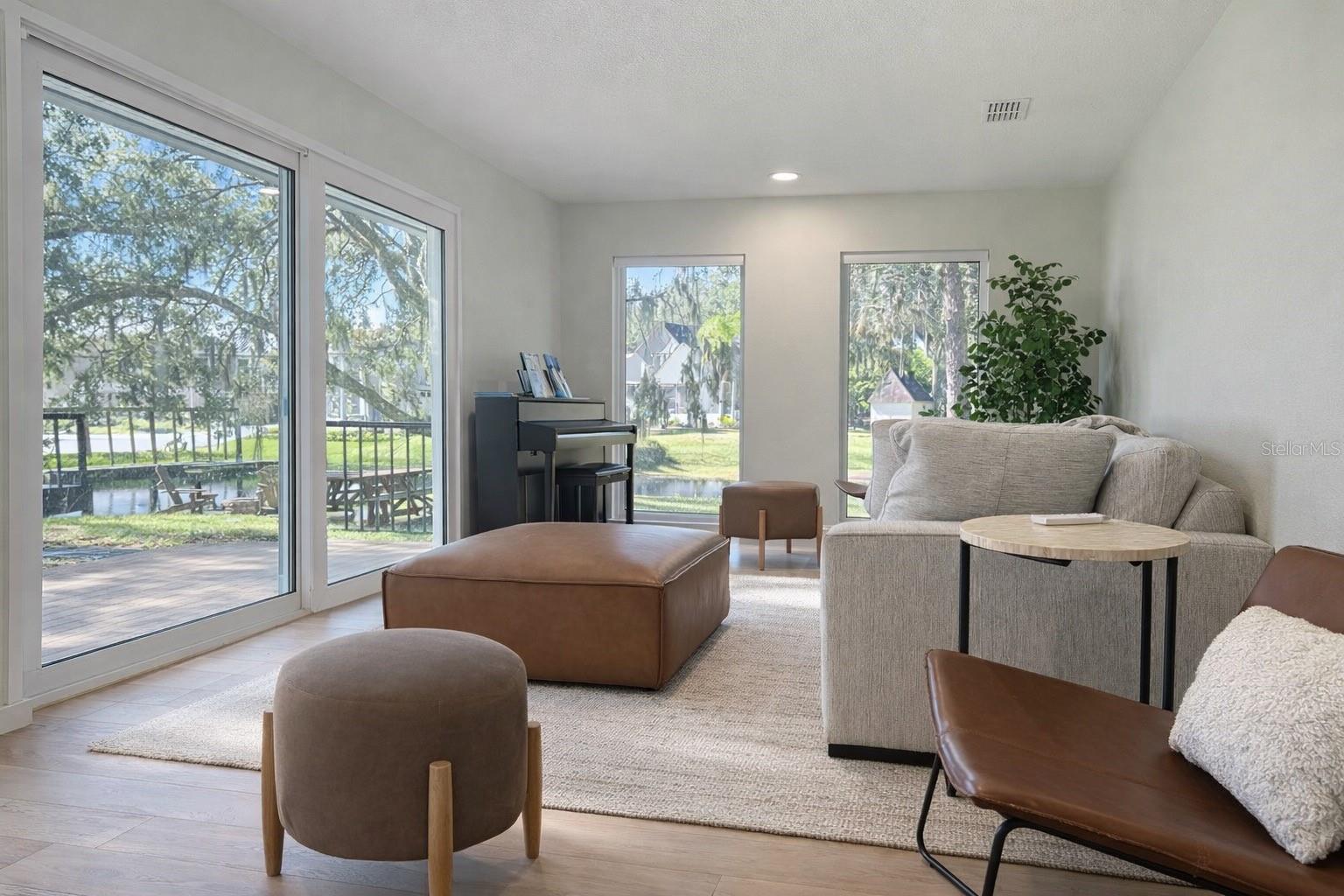 LAKE HART ESTATE - Residential