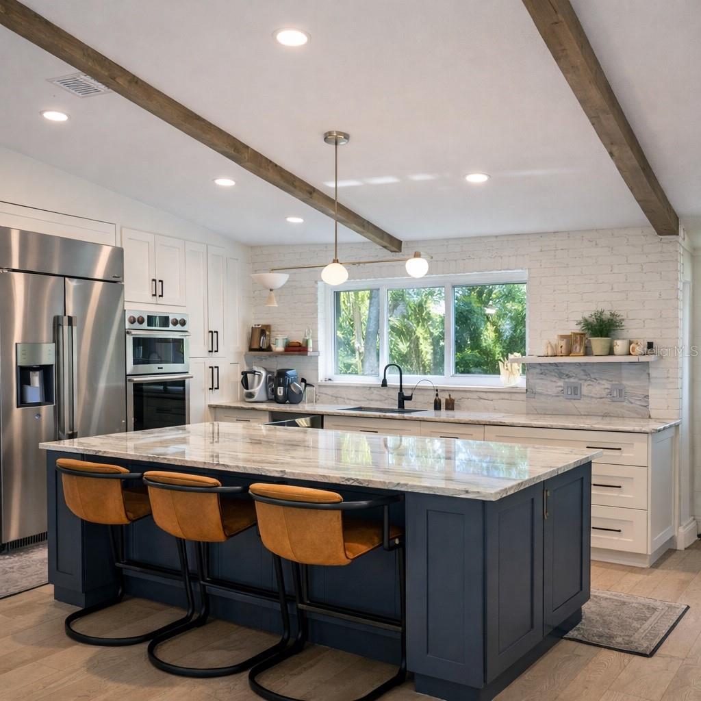 LAKE HART ESTATE - Residential