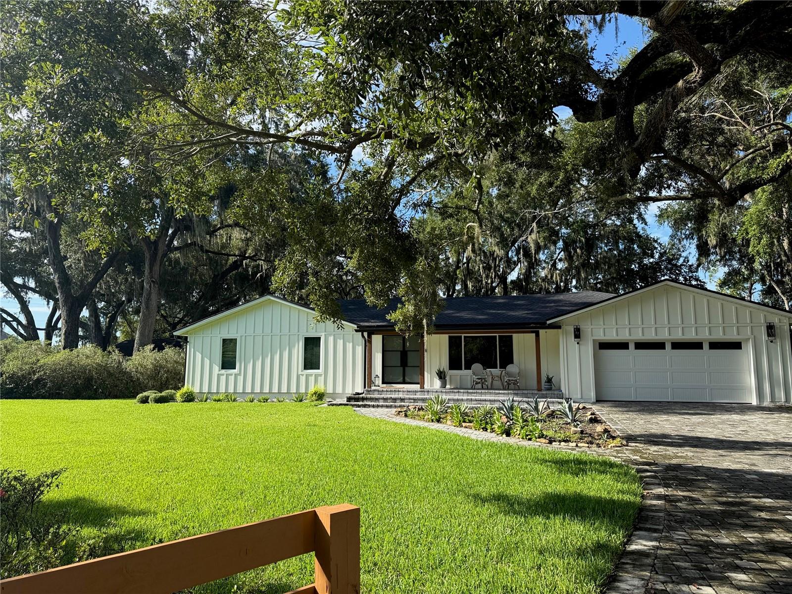 LAKE HART ESTATE - Residential