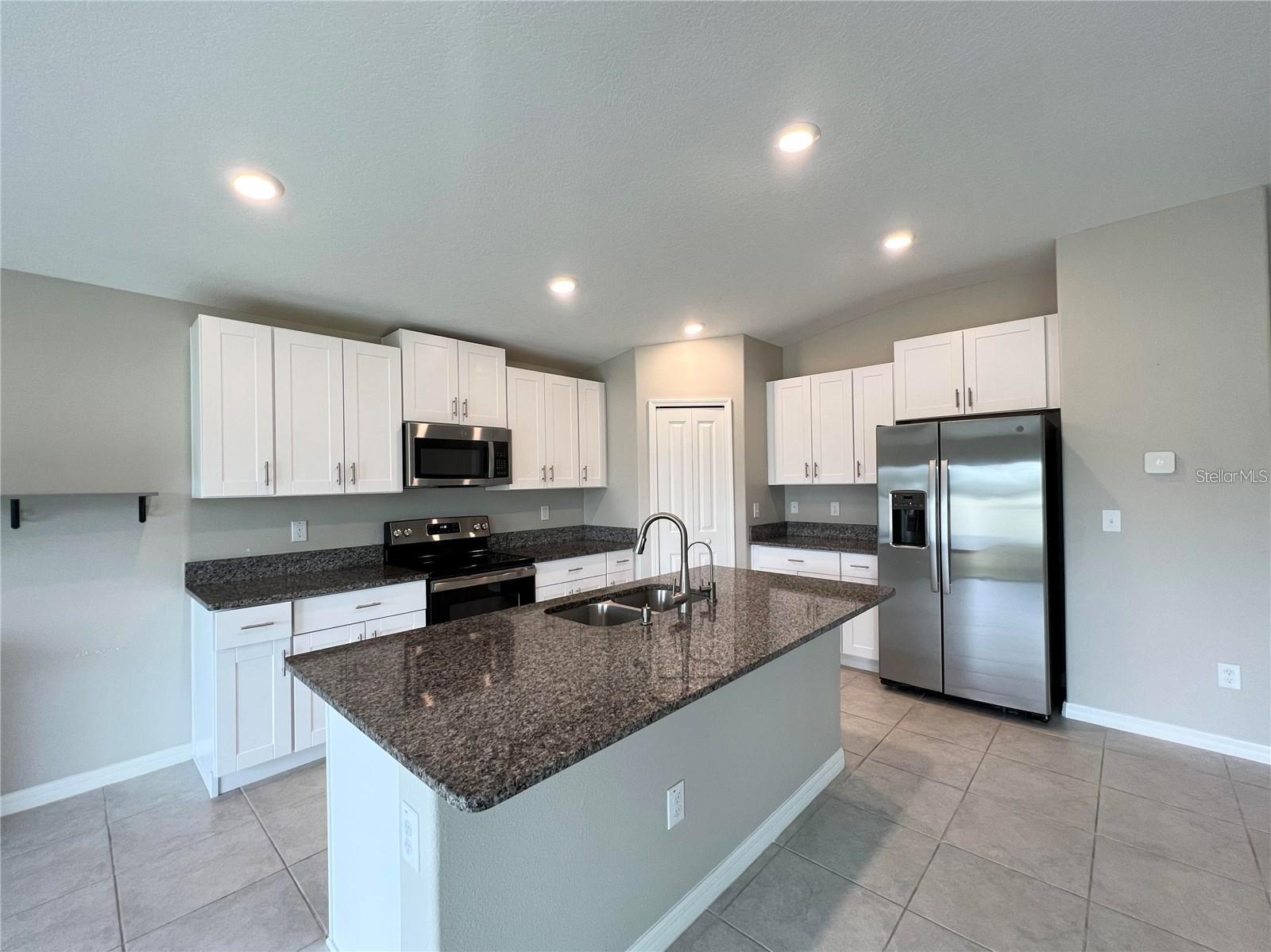 7115 PARADISE ISLAND COURT