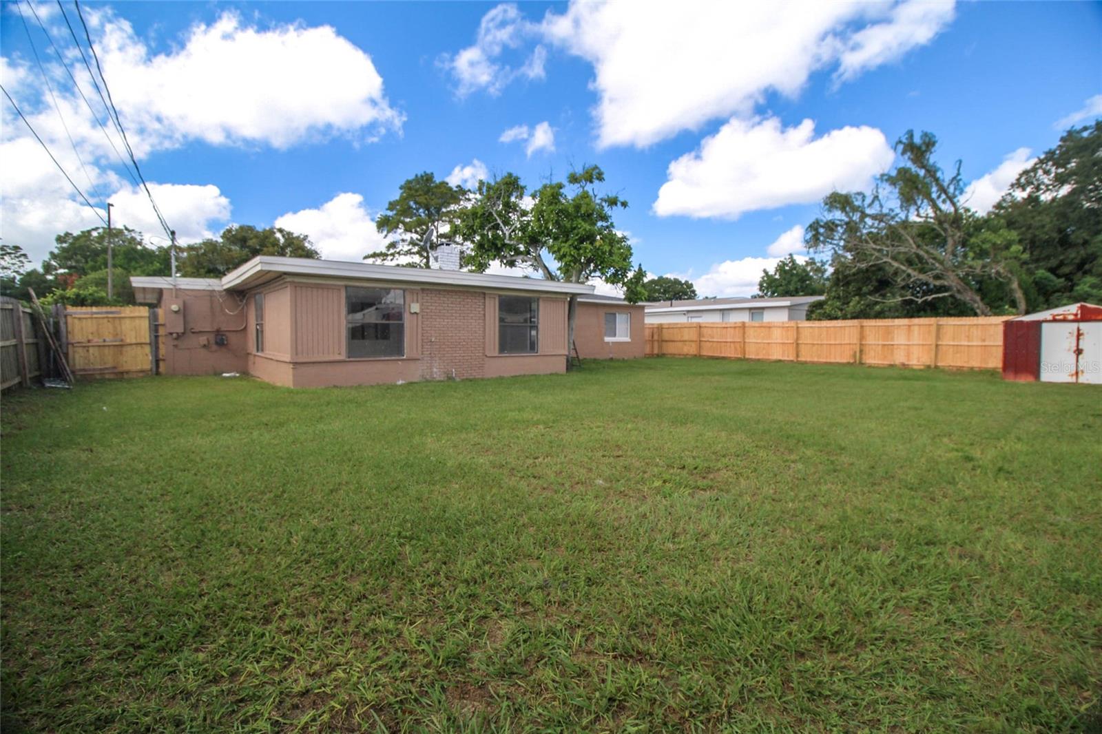 AZALEA PARK SEC 07 - Residential Lease