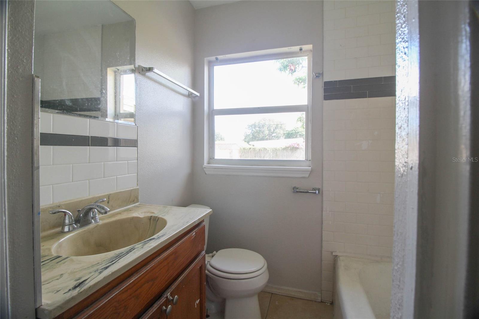 AZALEA PARK SEC 07 - Residential Lease