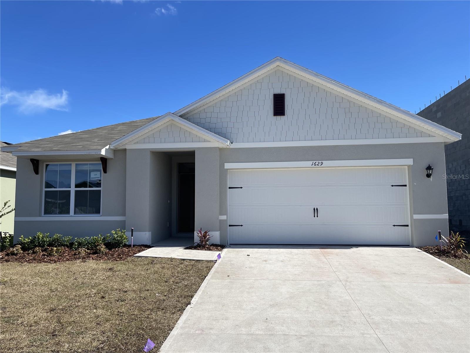 3/2 home in a beautiful community. Schedule your showing today.