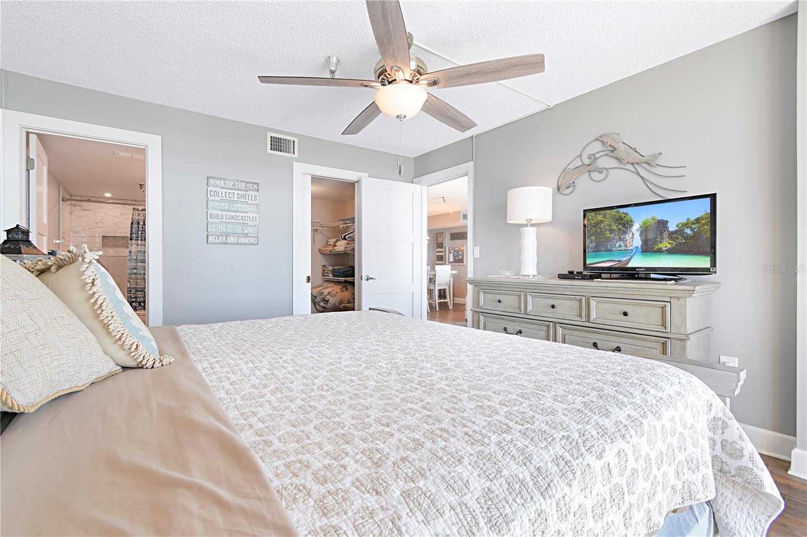 MADEIRA TOWERS CONDO - Residential