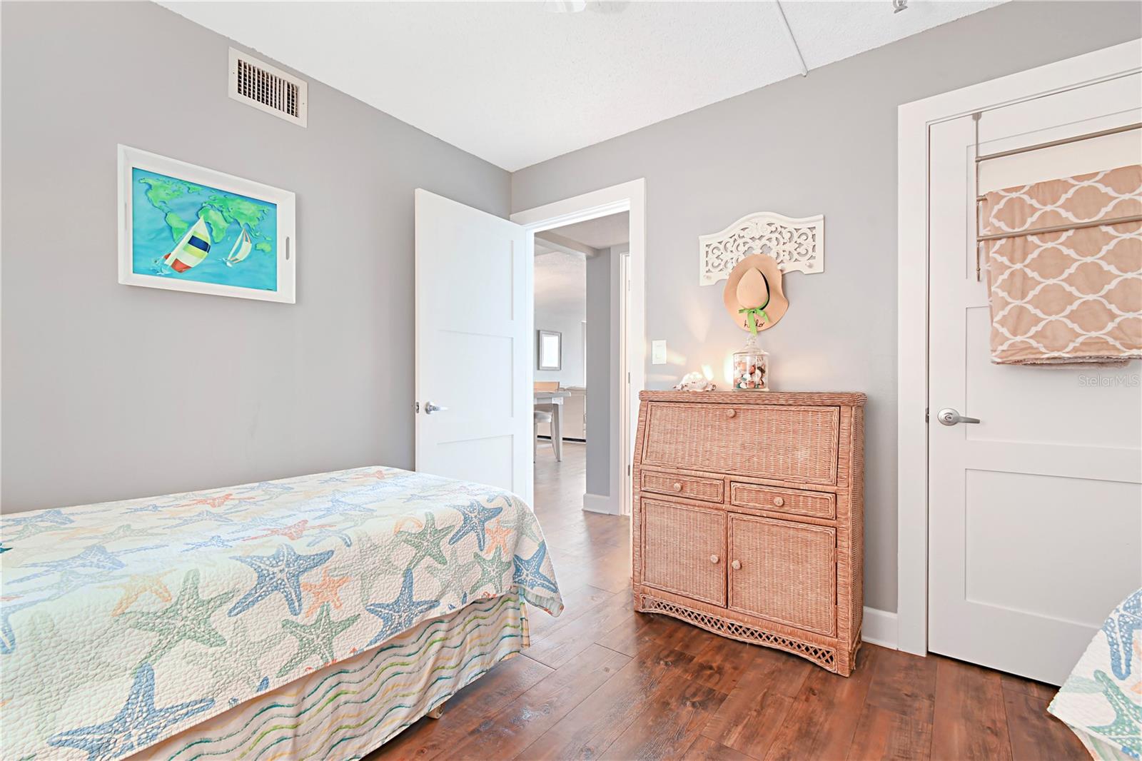 MADEIRA TOWERS CONDO - Residential