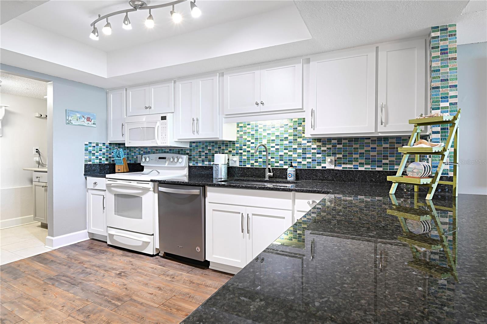 MADEIRA TOWERS CONDO - Residential