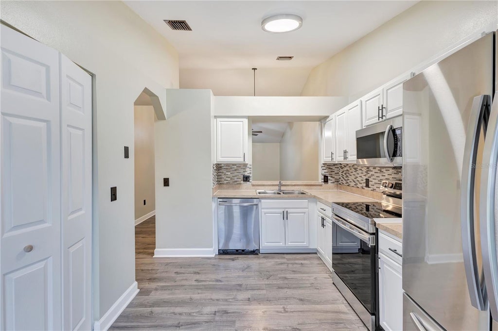 Photo of 3231 Villa Way Circle, Saint Cloud, FL 34769 (MLS # S5159056)
