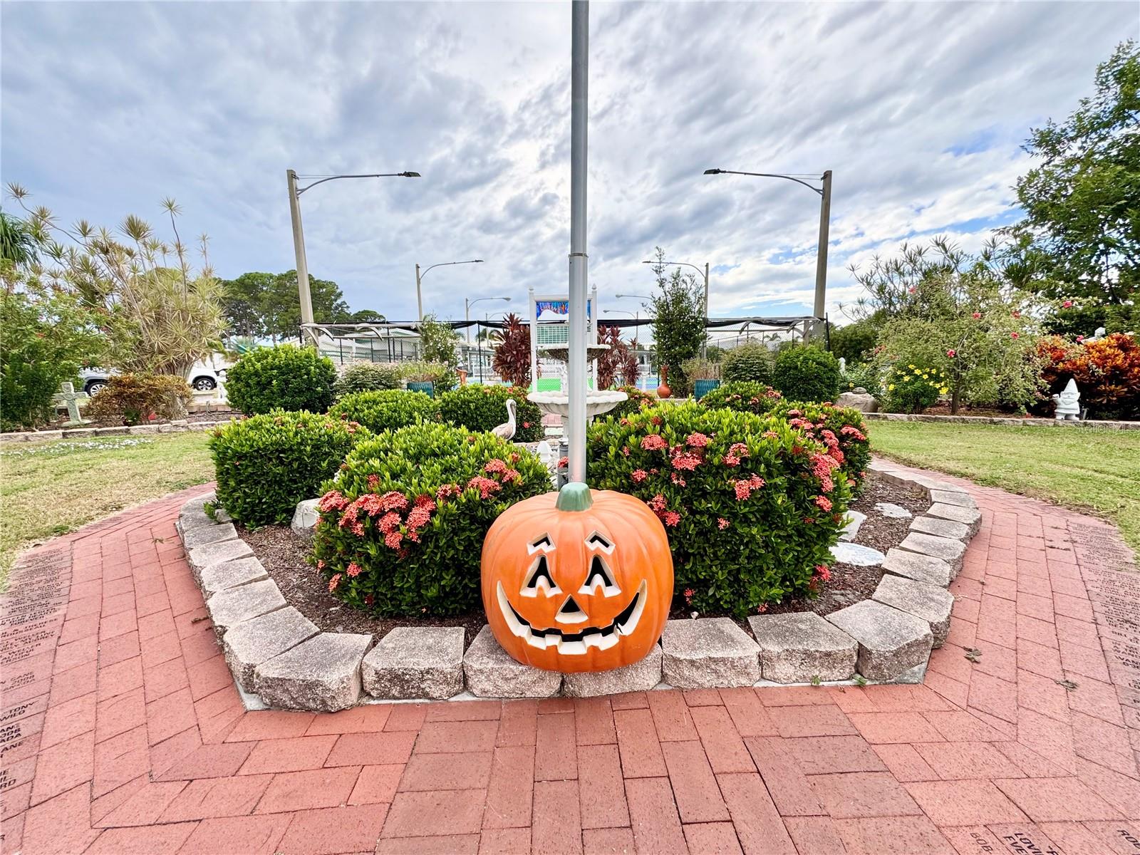 TRI-PAR ESTATES - Residential