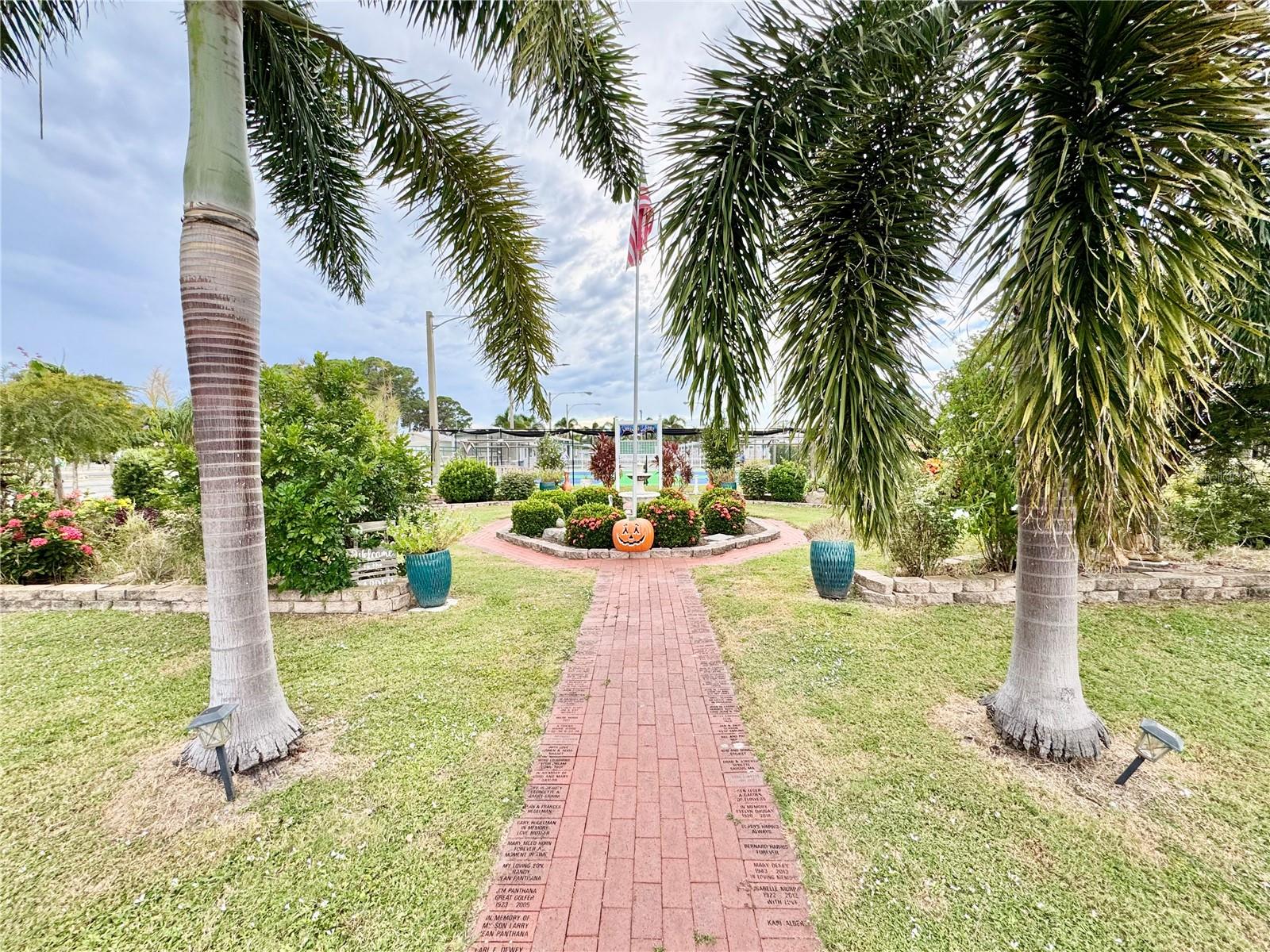 TRI-PAR ESTATES - Residential