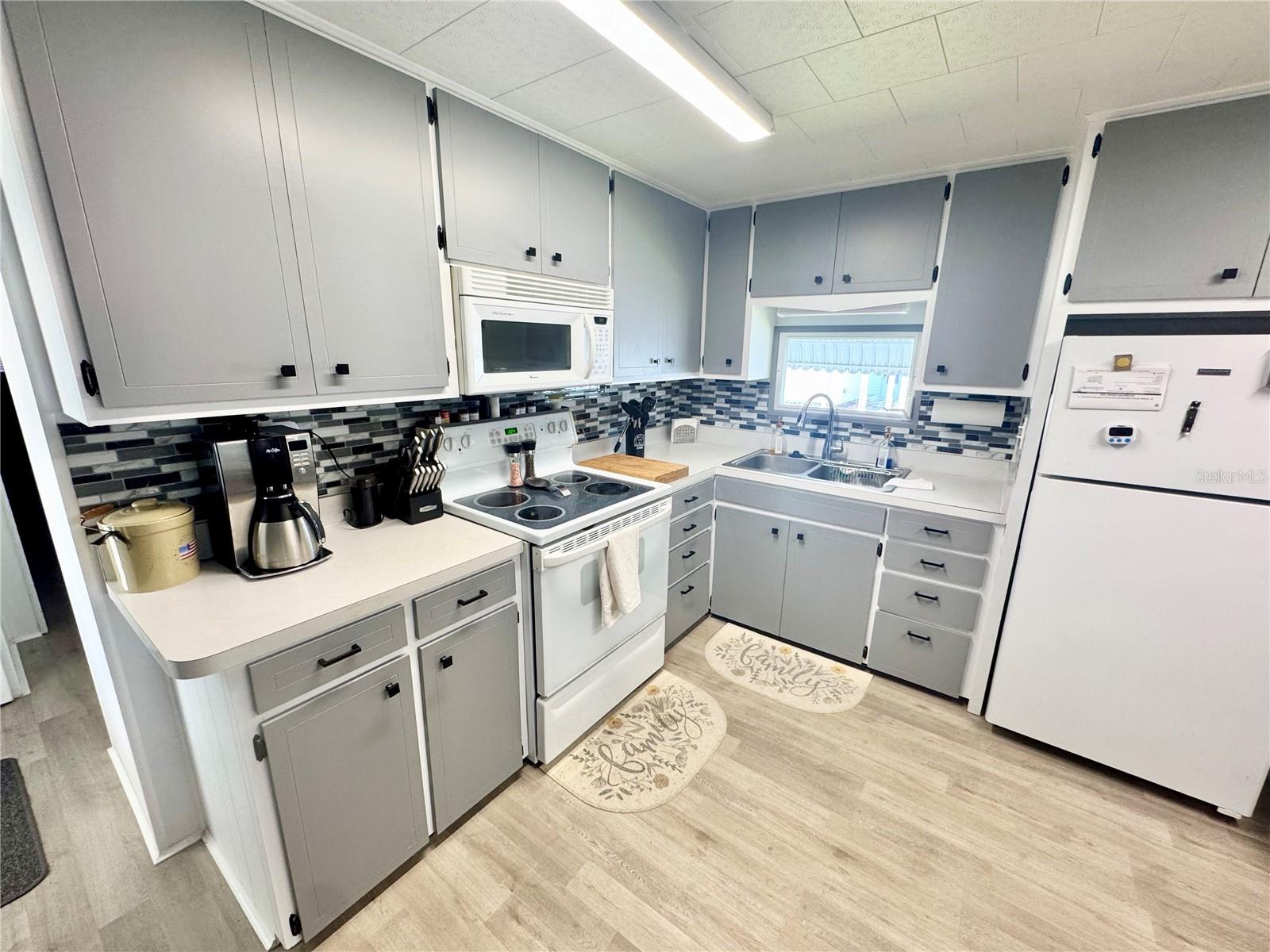 TRI-PAR ESTATES - Residential