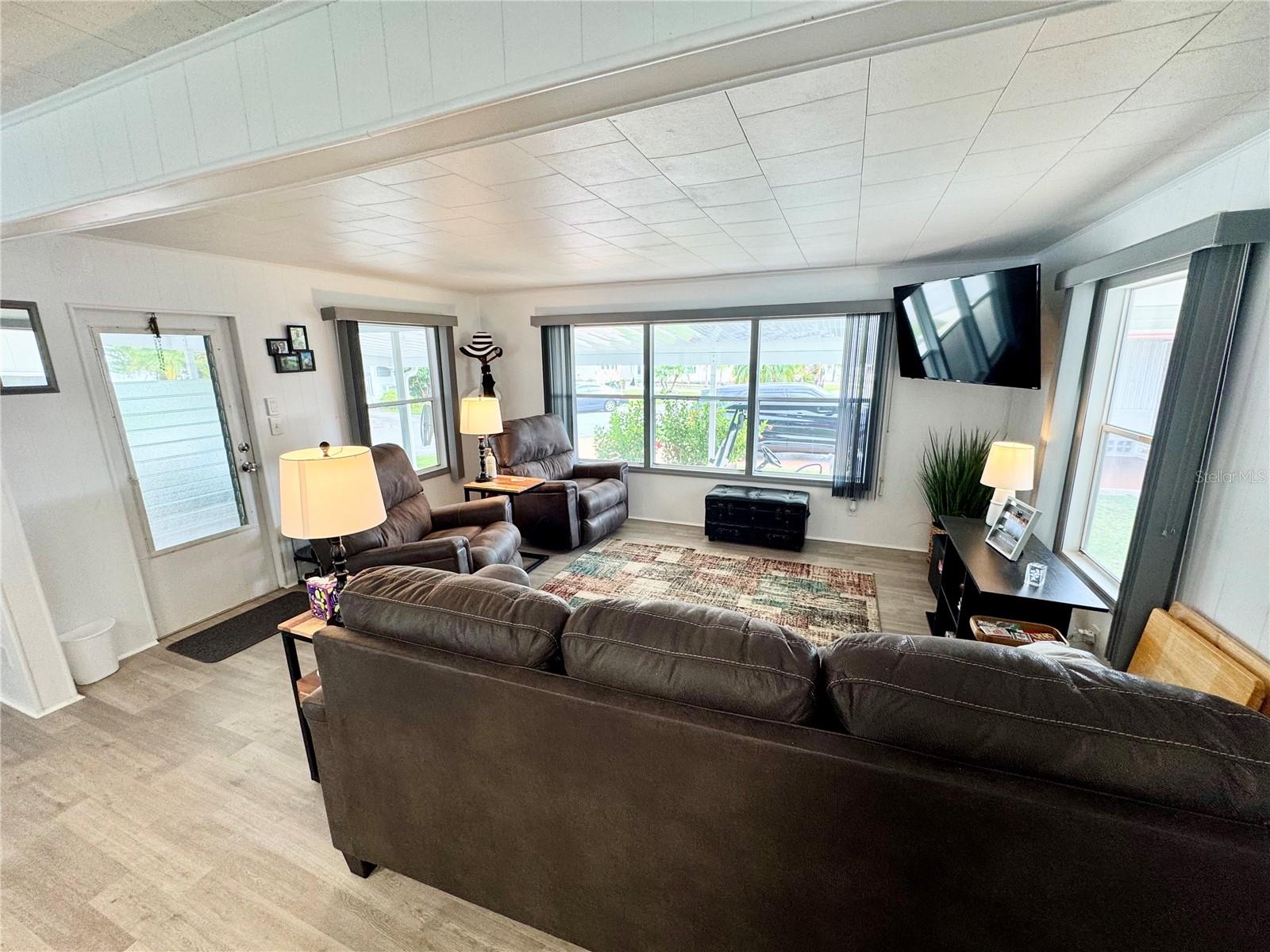 TRI-PAR ESTATES - Residential