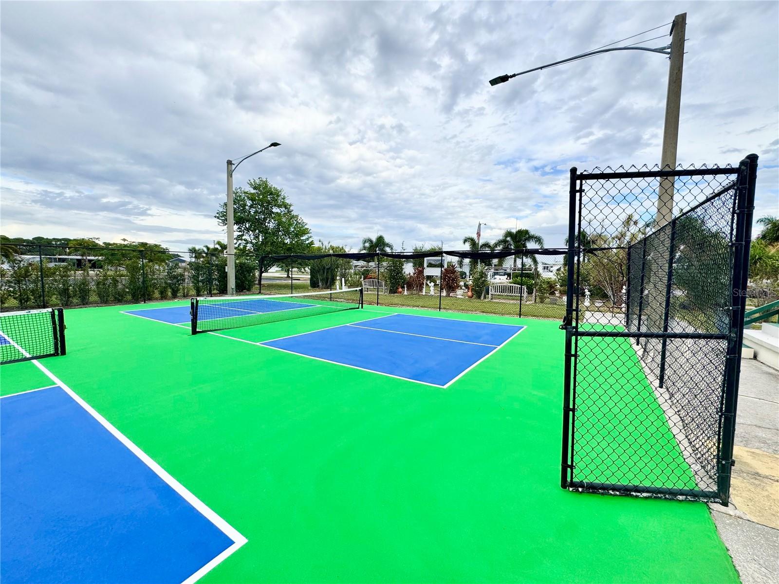 TRI-PAR ESTATES - Residential