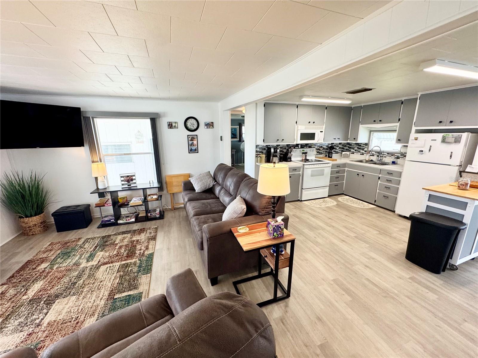 TRI-PAR ESTATES - Residential