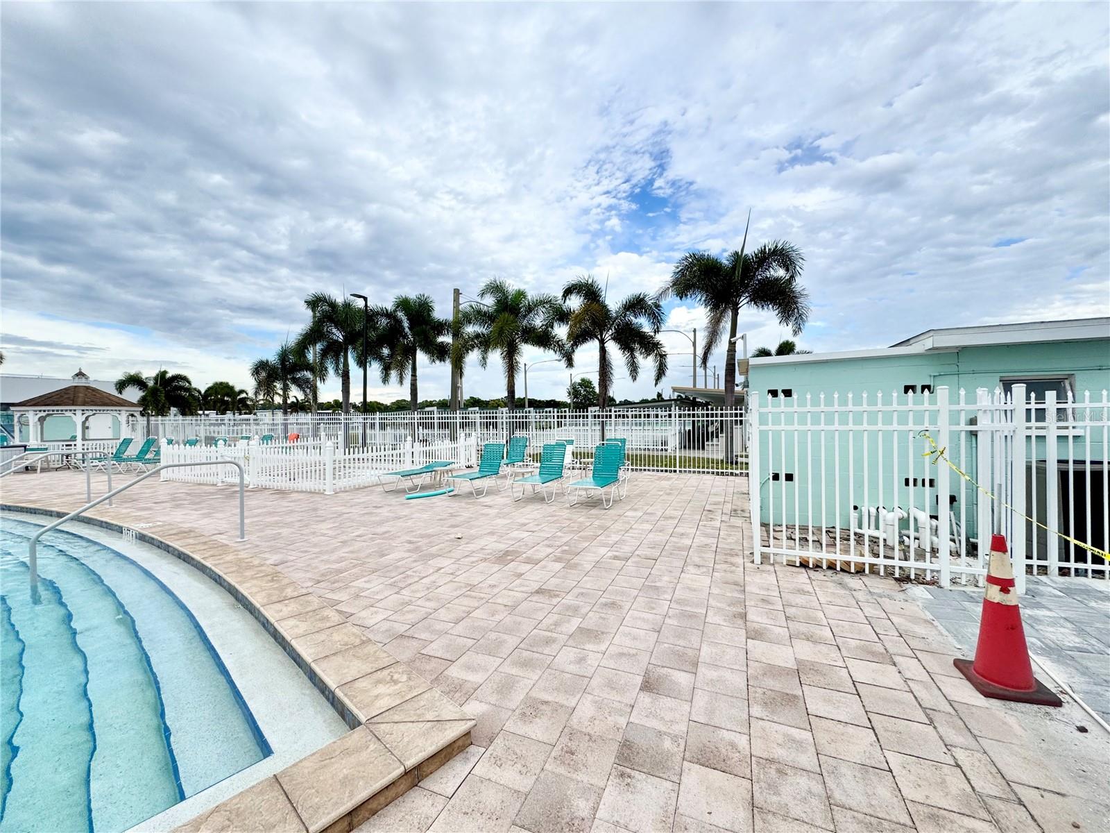 TRI-PAR ESTATES - Residential