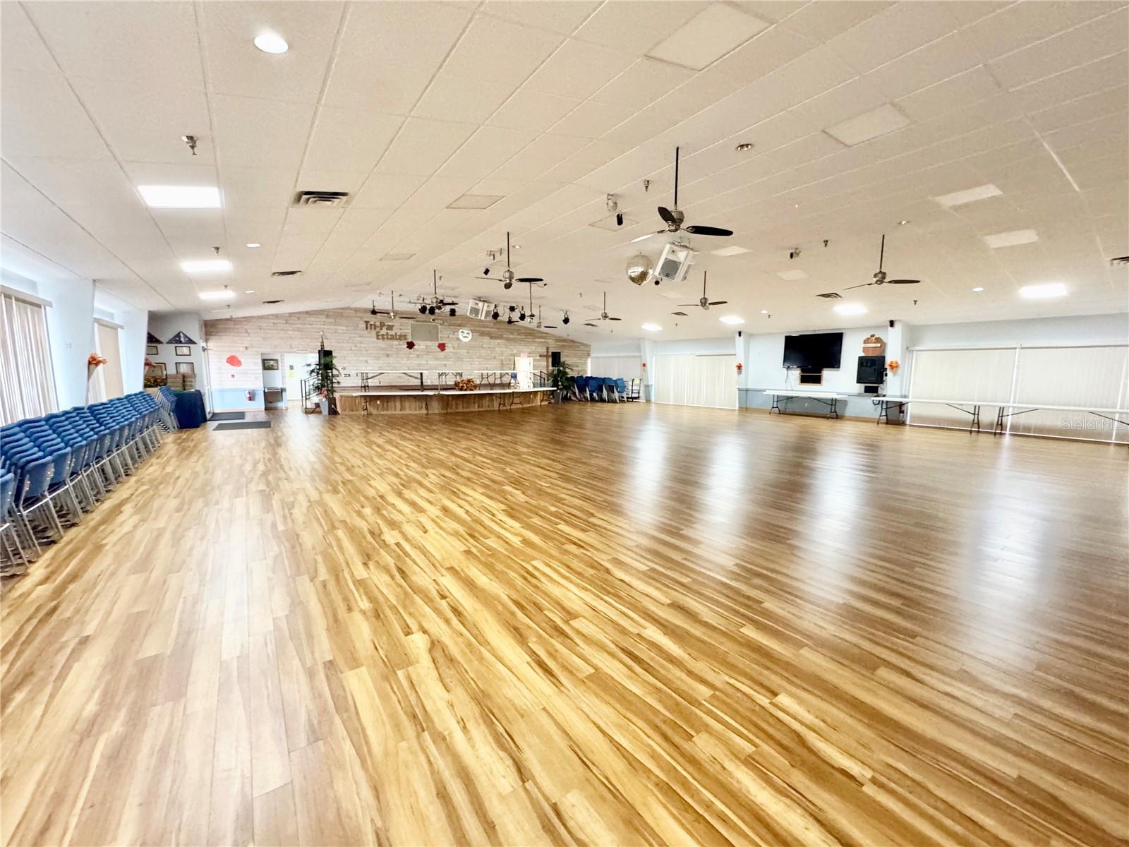 TRI-PAR ESTATES - Residential