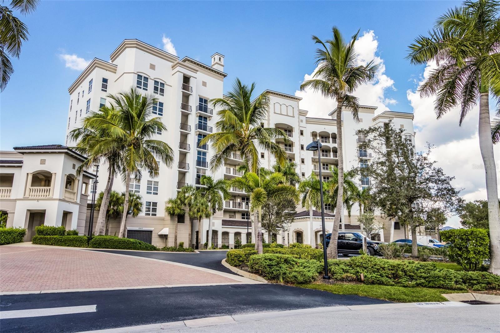 GRANDE IS TWRS 03 & 04 - Residential