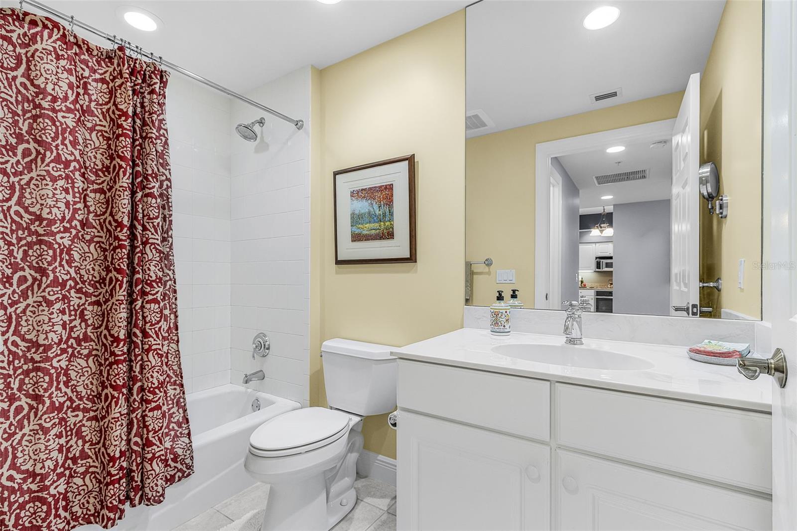 GRANDE IS TWRS 03 & 04 - Residential