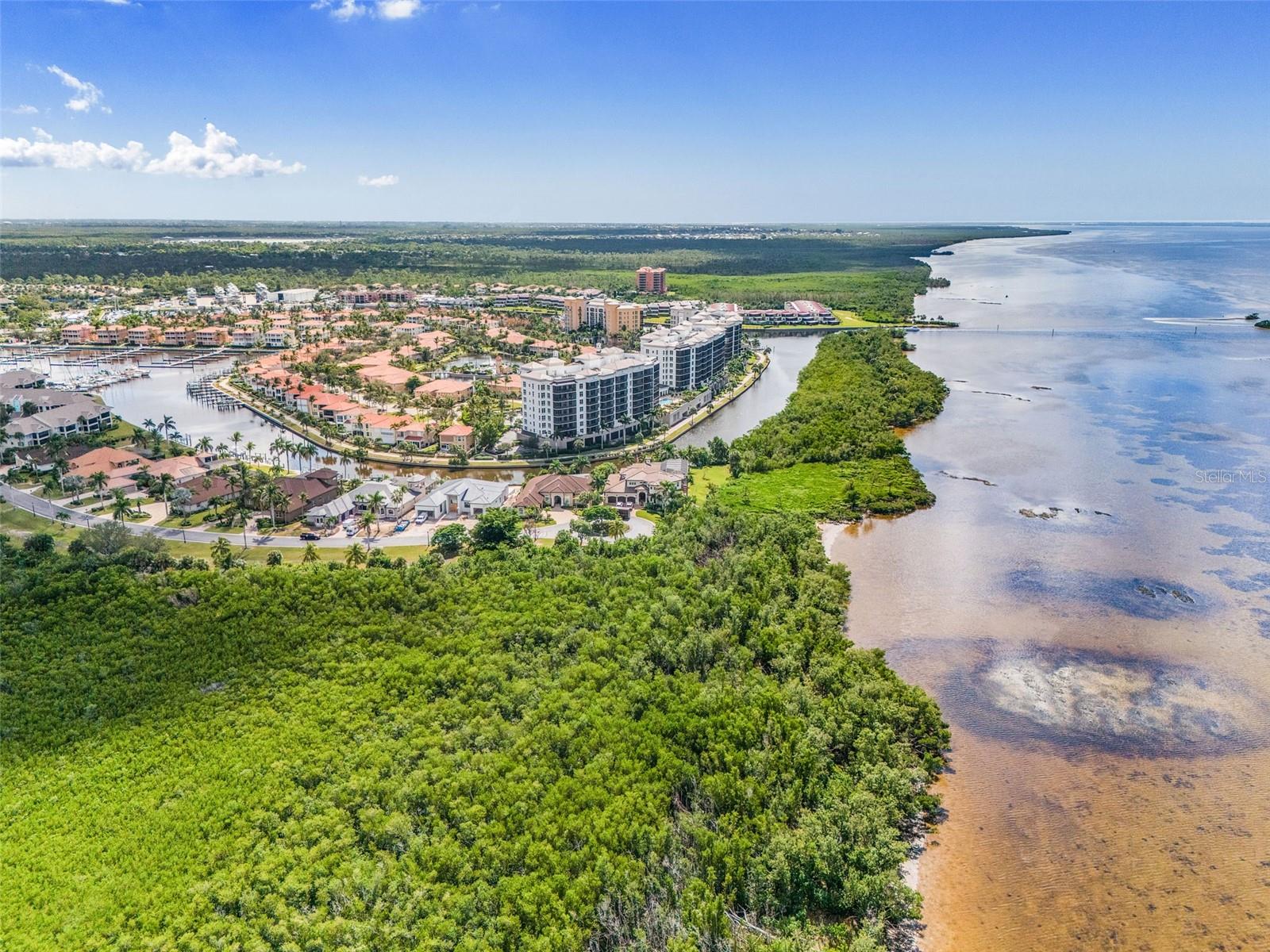 GRANDE IS TWRS 03 & 04 - Residential