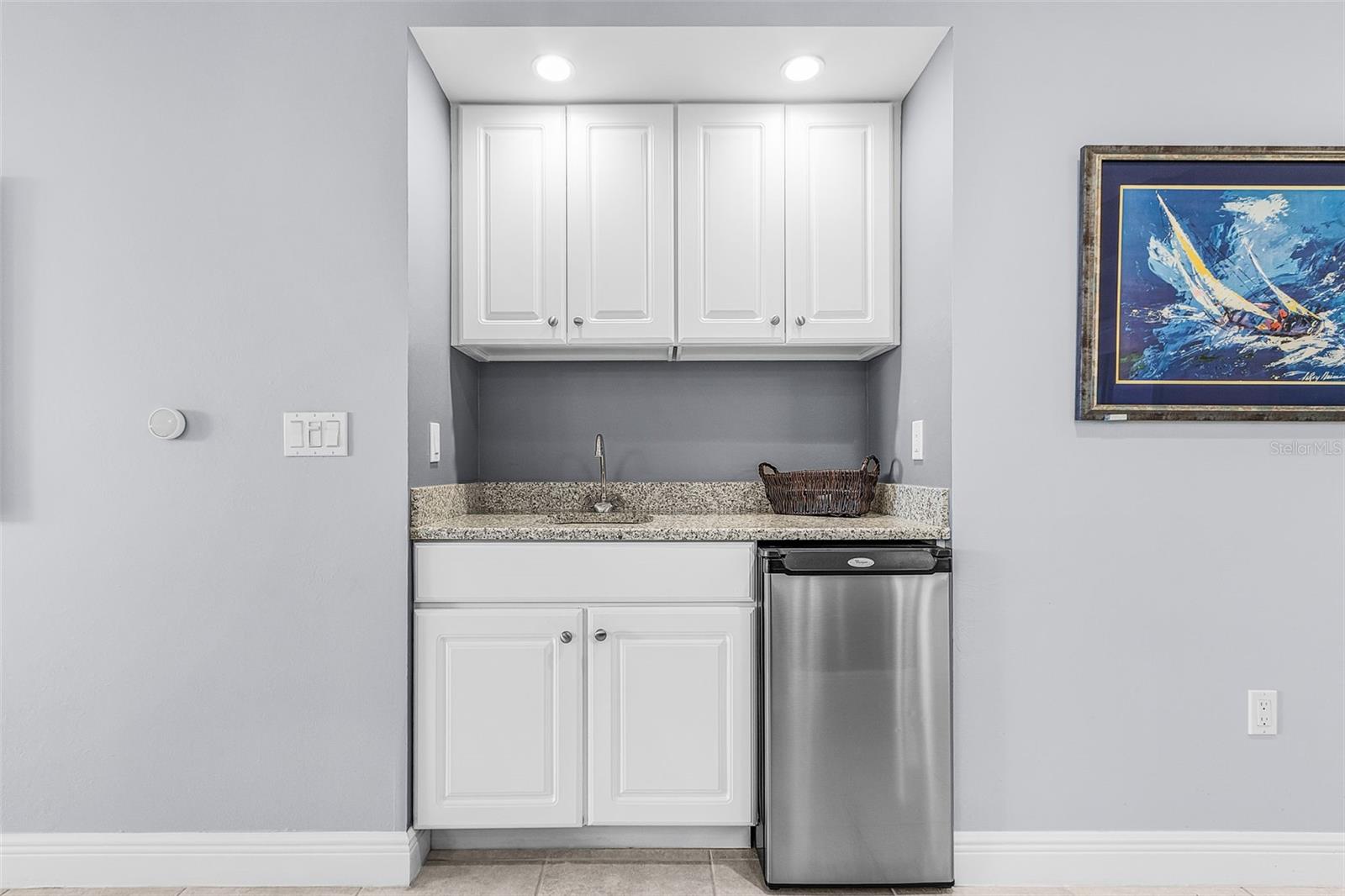 GRANDE IS TWRS 03 & 04 - Residential