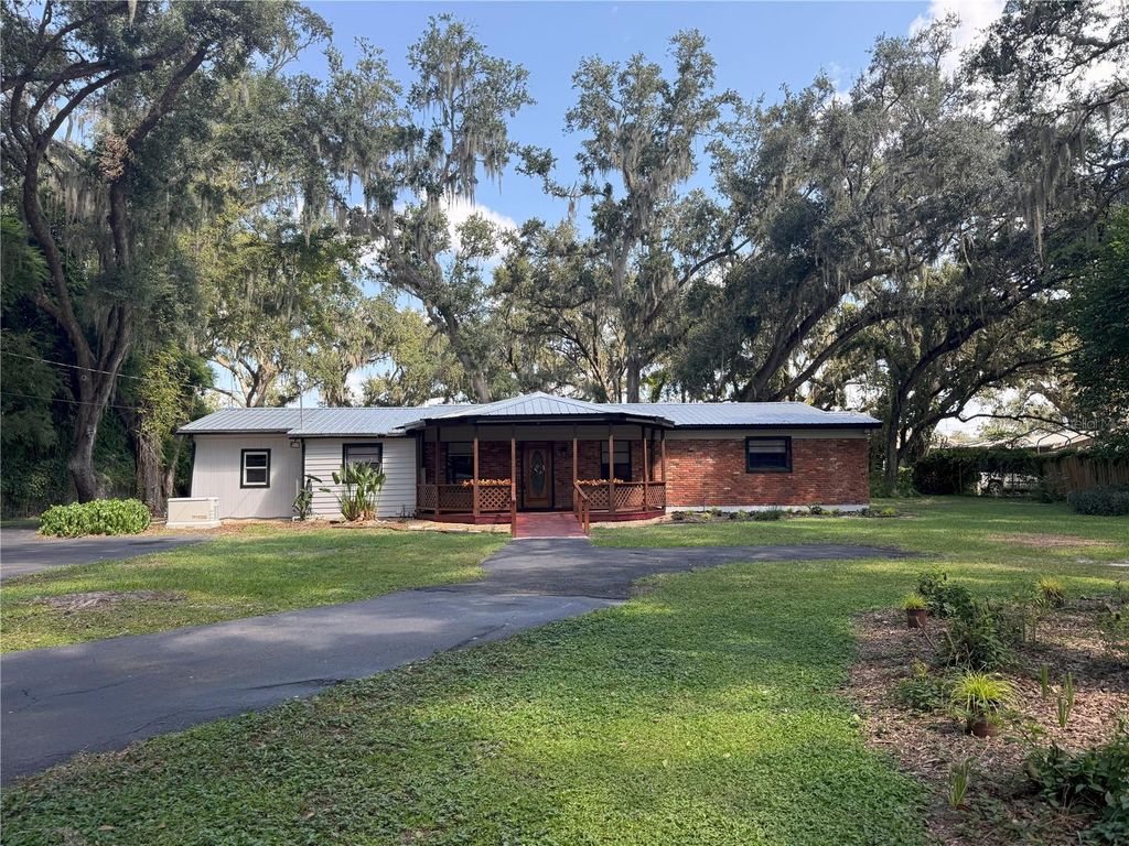 Photo of 2818 Viola Lane, Valrico, FL 33594 (MLS # TB8423067)