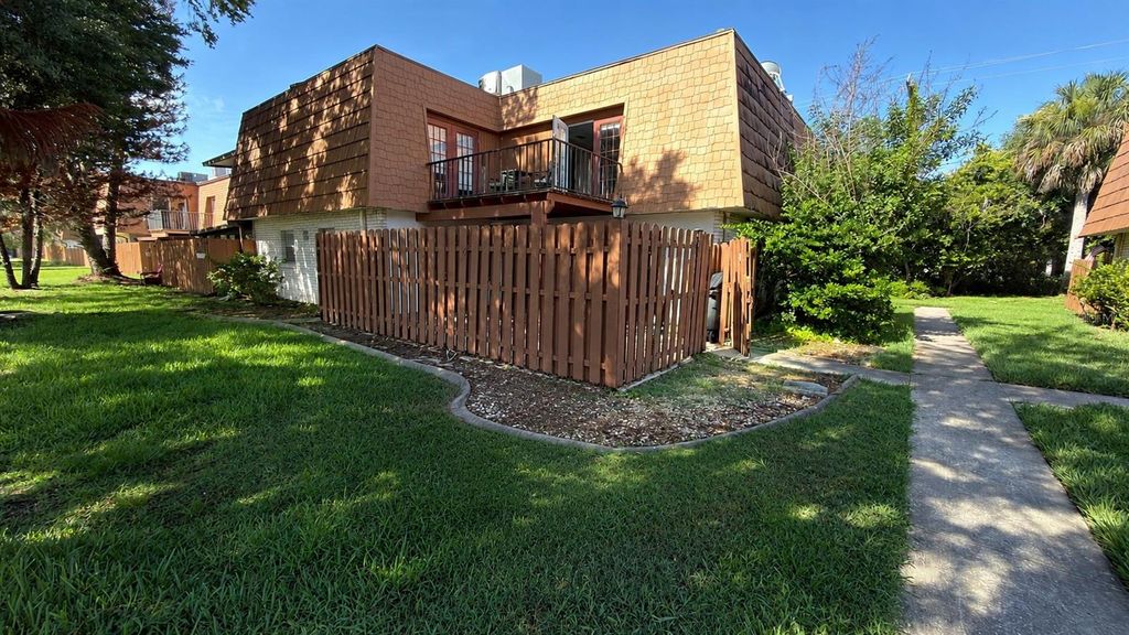 Photo of 120 Moonstone Court, Port Orange, FL 32129 (MLS # TB8532816)