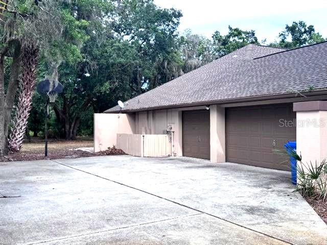 911 CENTERBROOK DRIVE