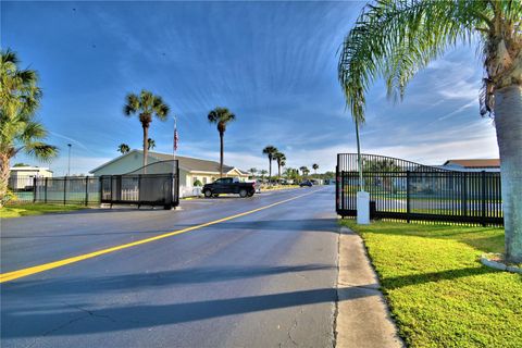 A home in WINTER HAVEN