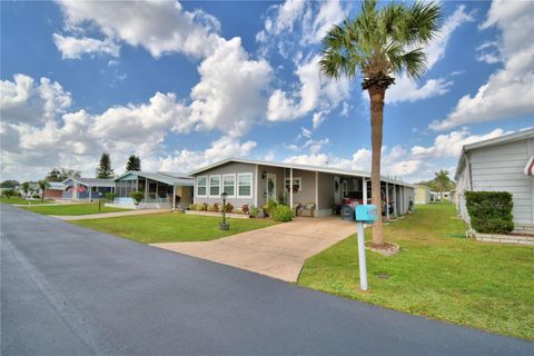 A home in WINTER HAVEN