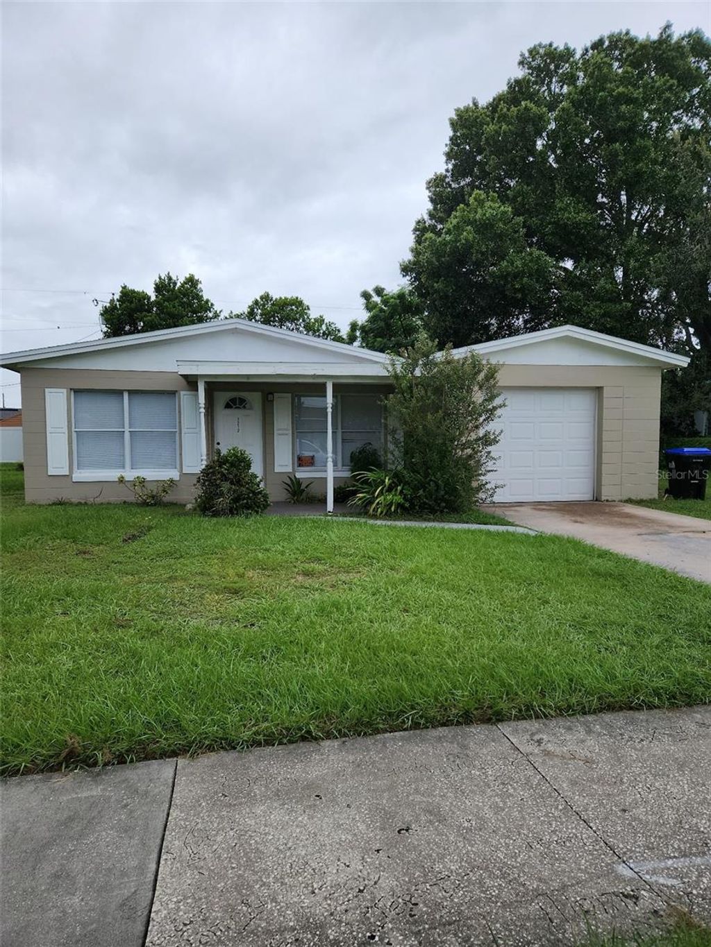 Photo of 4123 Spitfire Ave, Kissimmee, FL 34743 (MLS # S5135935)