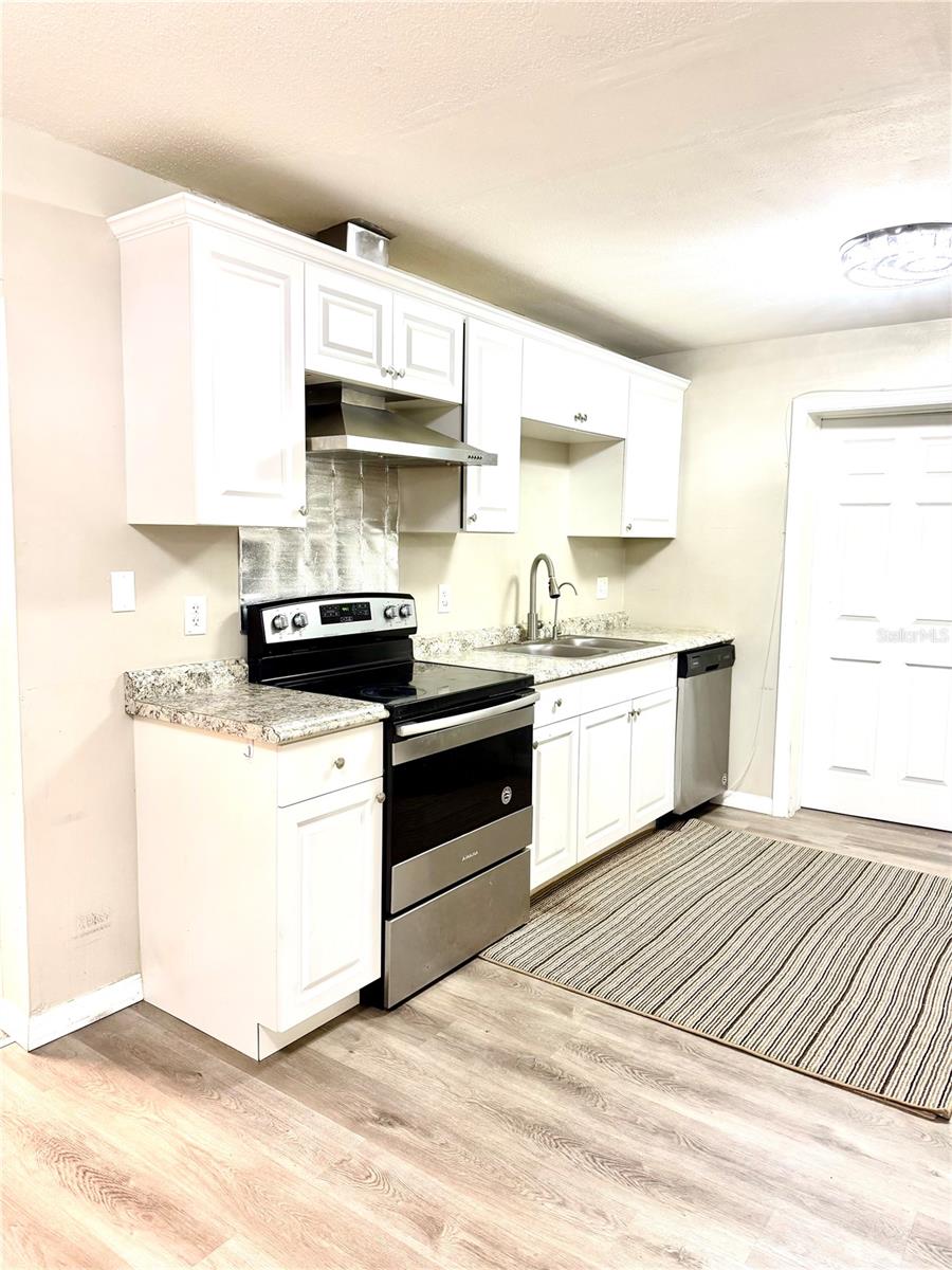 MELROSE MANOR UN 3 - Residential