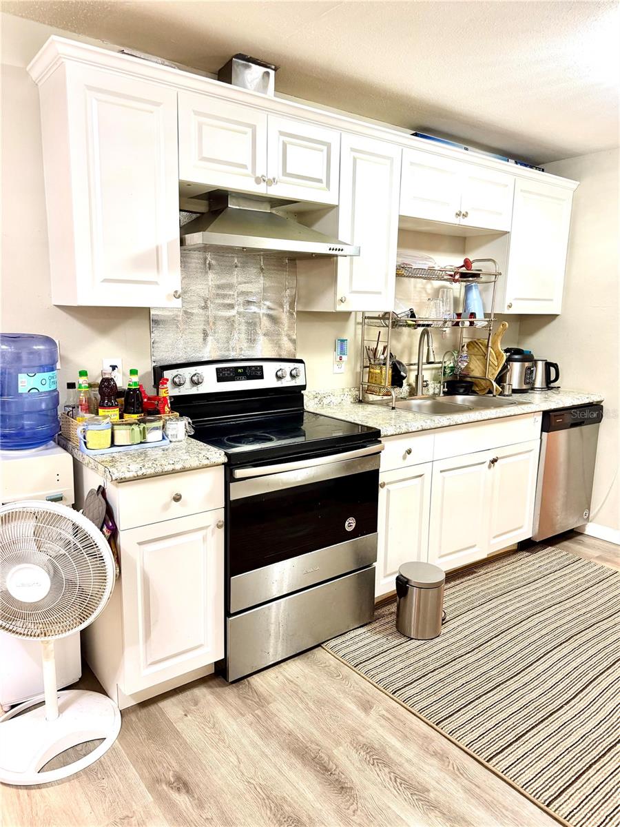 MELROSE MANOR UN 3 - Residential