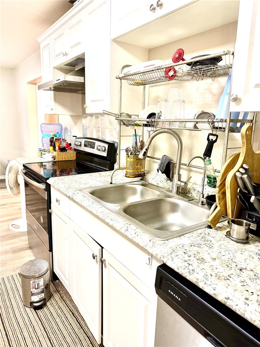 MELROSE MANOR UN 3 - Residential