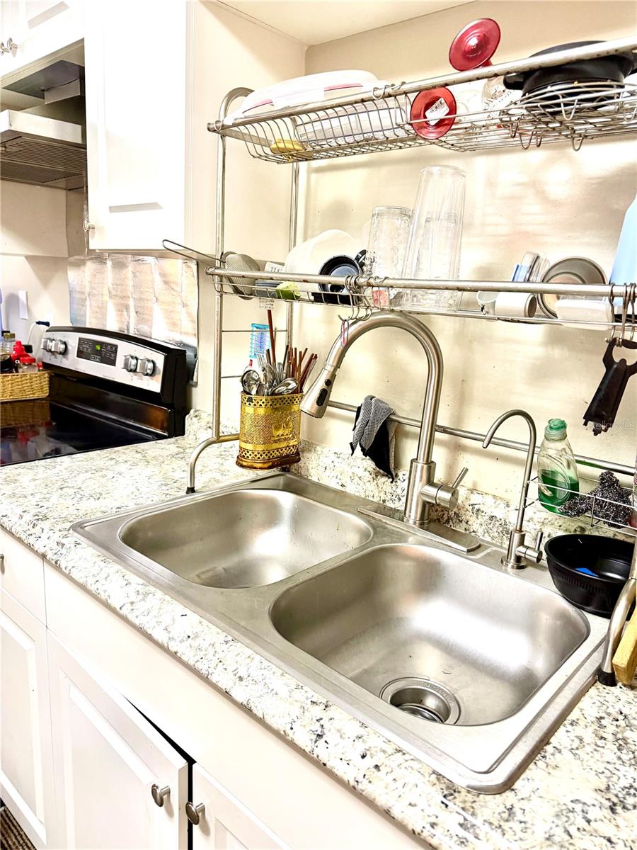 MELROSE MANOR UN 3 - Residential