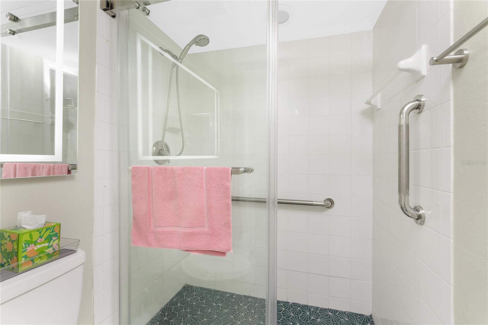 GOLDEN TEE PH 01 BLDG 14 - Residential