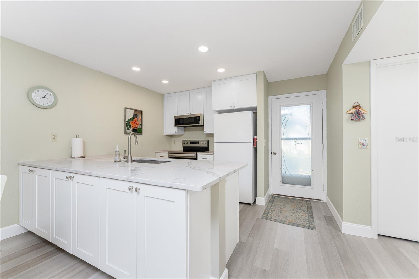 GOLDEN TEE PH 01 BLDG 14 - Residential