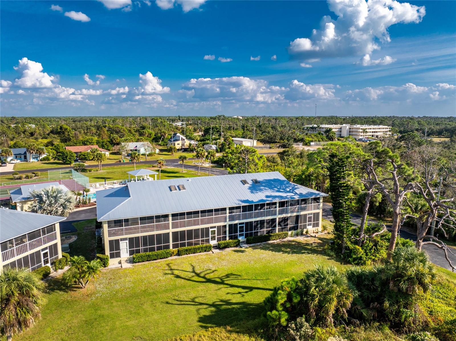 GOLDEN TEE PH 01 BLDG 14 - Residential