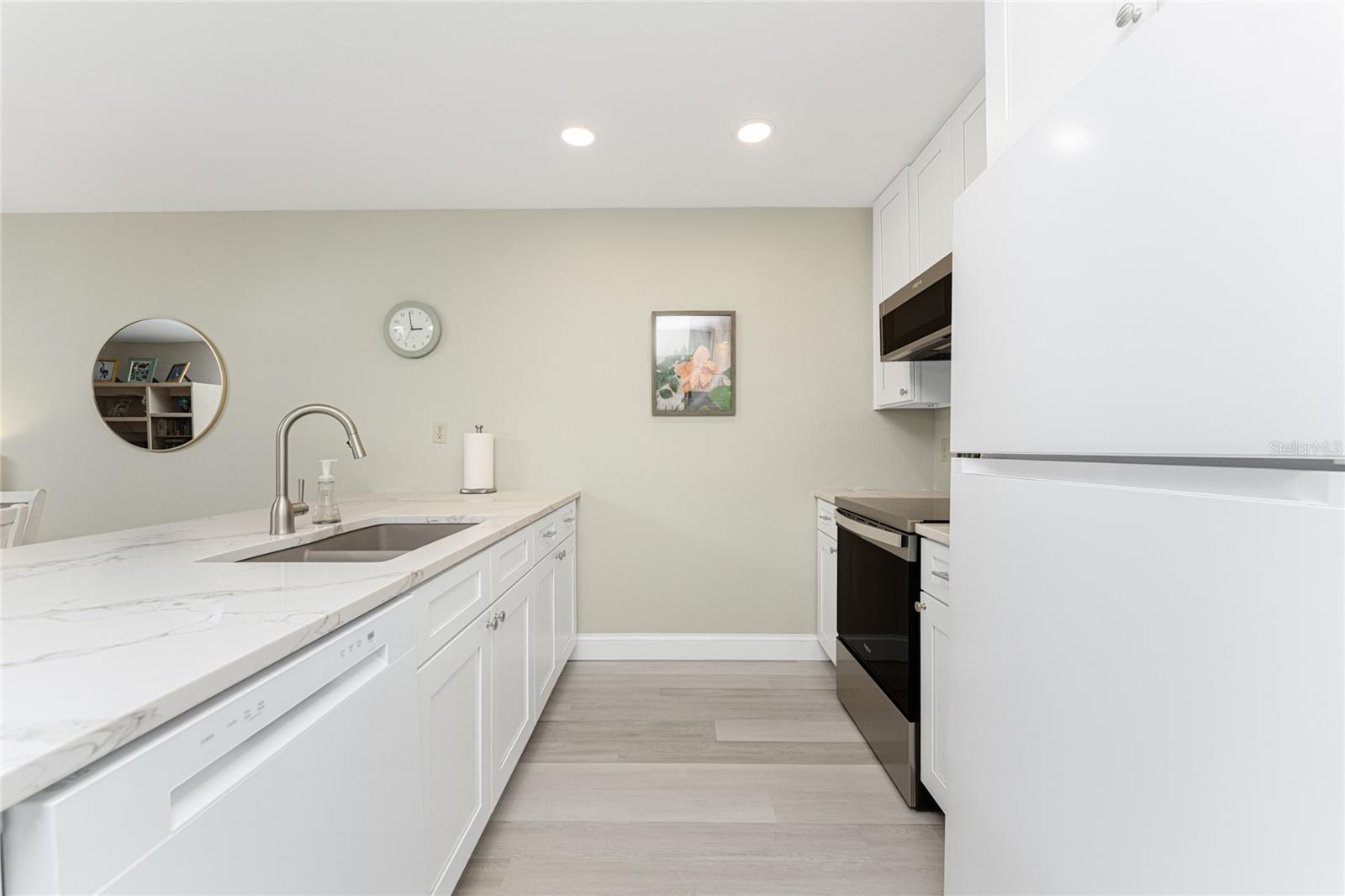 GOLDEN TEE PH 01 BLDG 14 - Residential