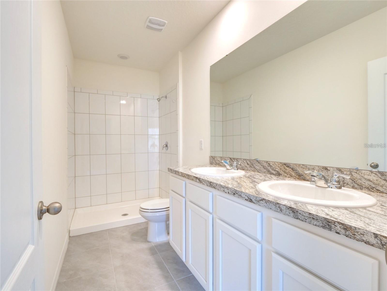 ATRIA/RIDGEWOOD LAKES - Residential