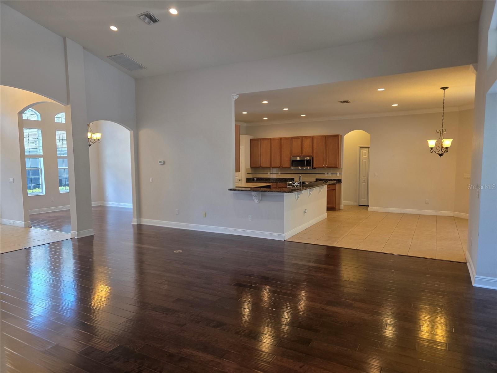 SANCTUARY ON LIVINGSTON - Residential