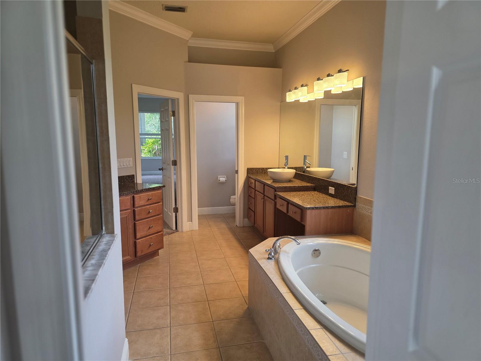 SANCTUARY ON LIVINGSTON - Residential