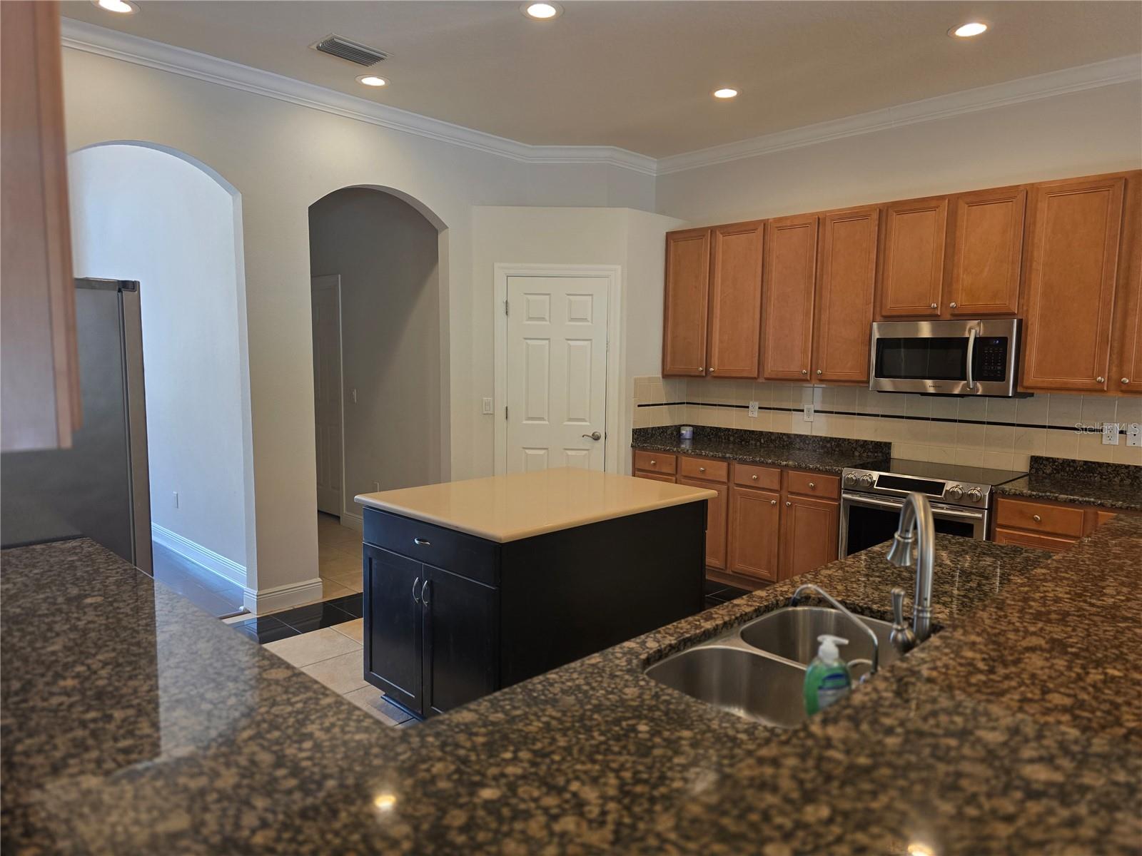 SANCTUARY ON LIVINGSTON - Residential